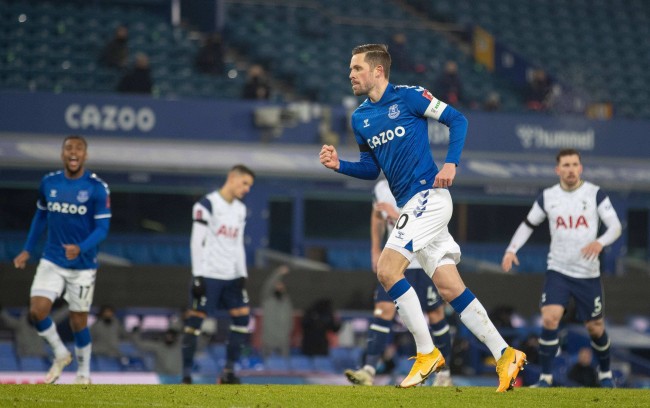 洲赛场的竞 洲赛场的竞