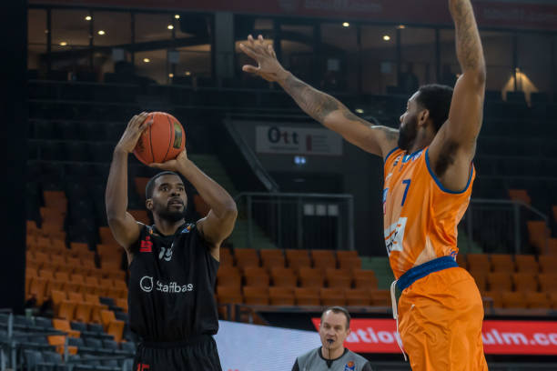 光灯下的焦 光灯下的焦