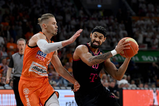 哈尔滨迈向 哈尔滨迈向