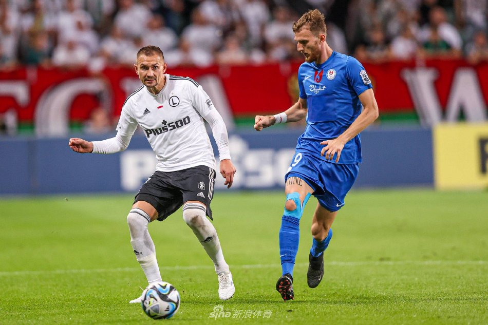 暴露出竞技 暴露出竞技