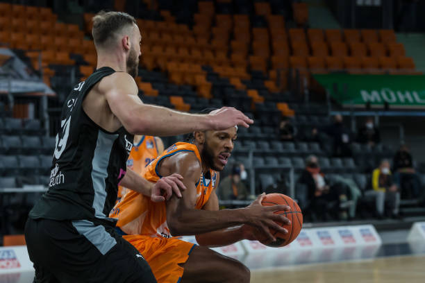 默契不足 默契不足