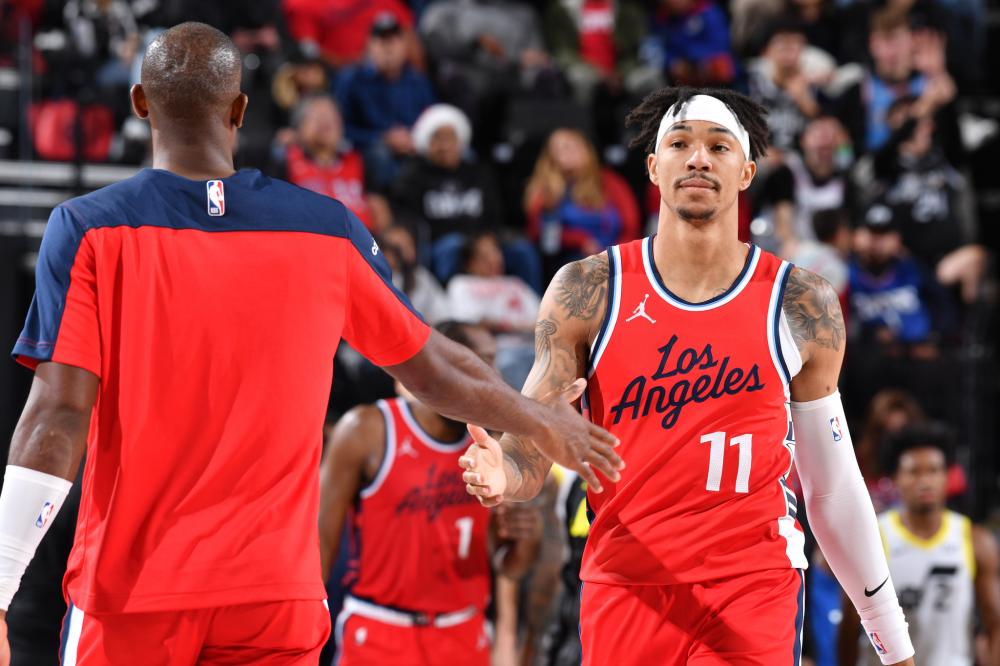 场观众报以 场观众报以